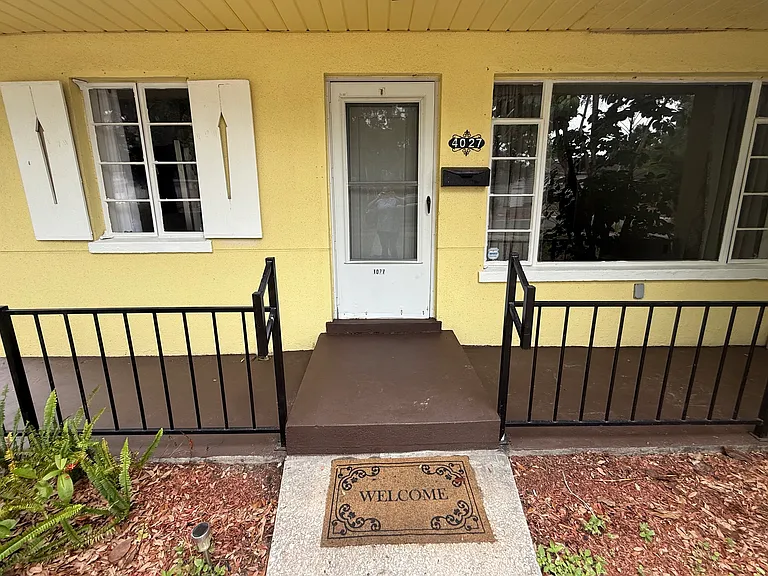 4027 Iris St N — Photo 2