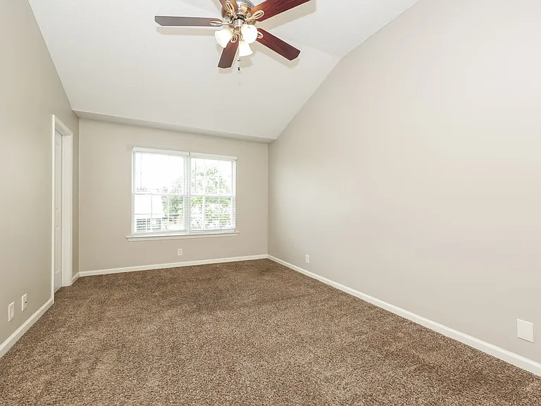 1531 Saint Andrews Dr — Photo 10