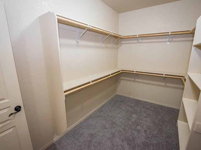 278 Bainbridge Dr — Photo 26