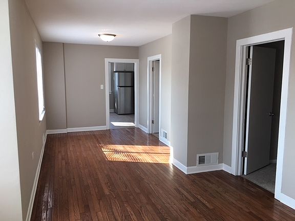 3rd image of 152 S Gretta Ave