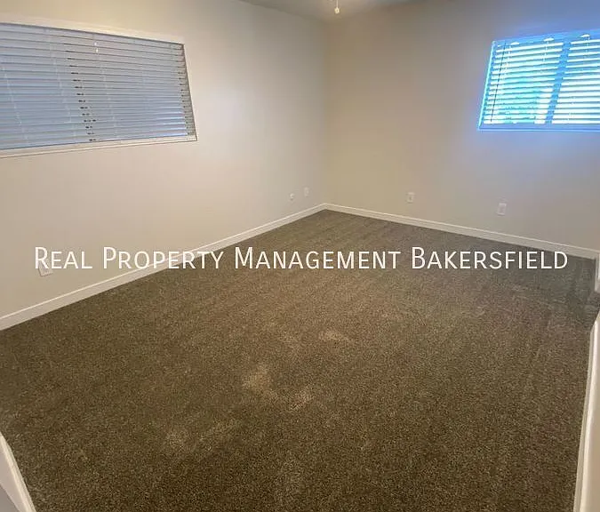 2401 Olive St — Photo 18