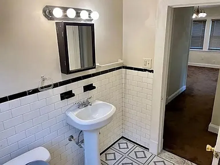 2802 Berwick Ave — Photo 15