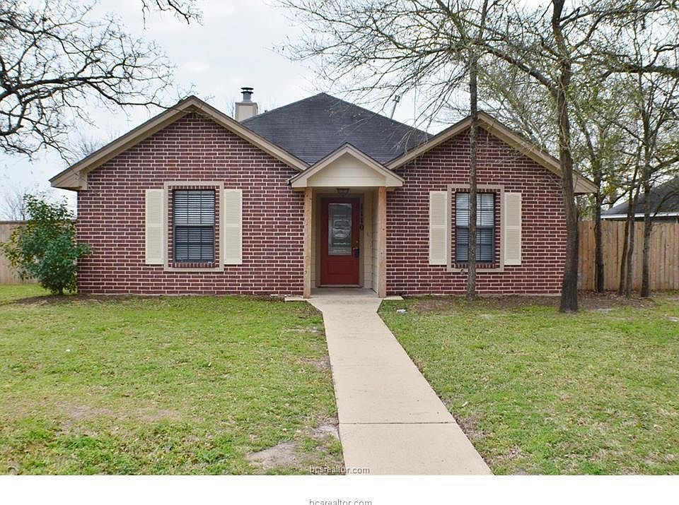 1st image of 1110 Bayou Woods Dr
