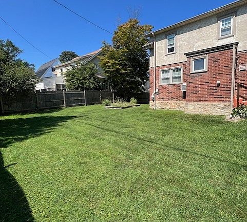 4th image of 3718 Taylor Ave