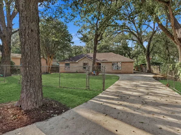 427 RIVER BEND DR, New Braunfels, TX 78130