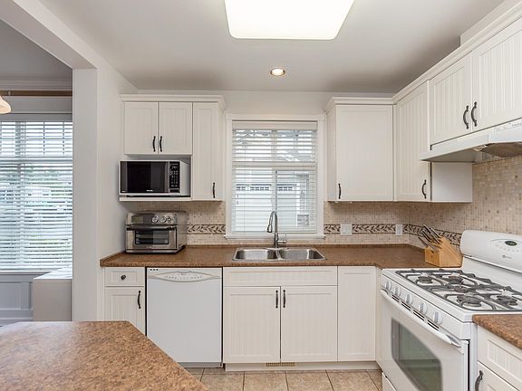 3rd image of 32849 Egglestone Ave #11