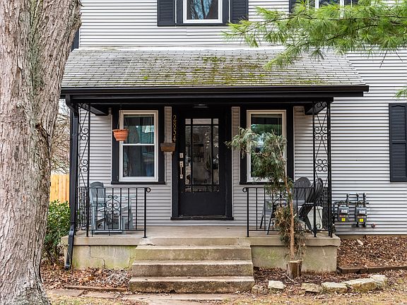 3rd image of 2854 Winburn Ave
