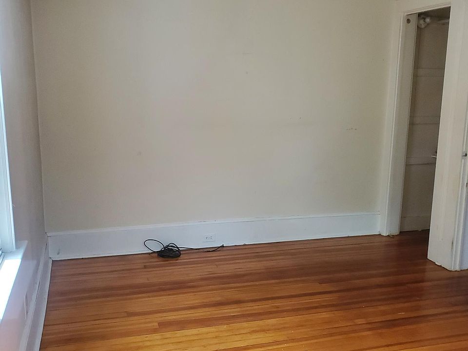 1st image of 79 Park Ave Floor 1
