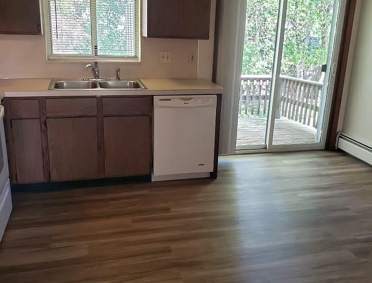 1347 Vineland Ct SE #1347 — Photo 3