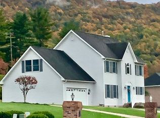 111 Fawn Cir, Bluefield, VA 24605