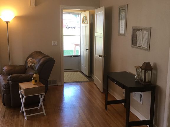 2nd image of 1023 W 9th St