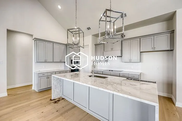 160 Marie Ln — Photo 3