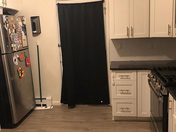 4th image of 424 W Lincoln Ave