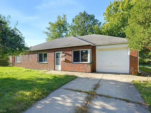 572 Hemlock Dr, Cleveland, OH 44132