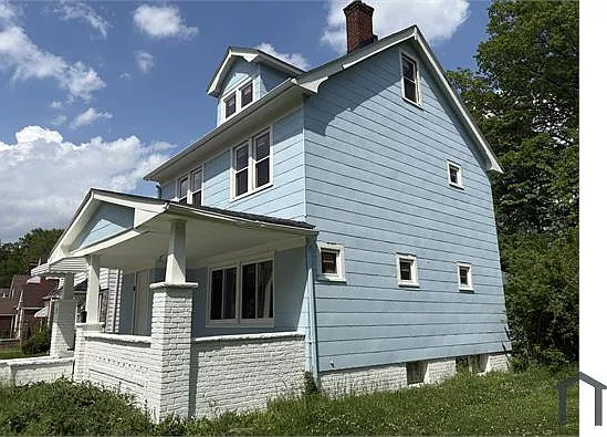 1001 Woodview Rd — Photo 12