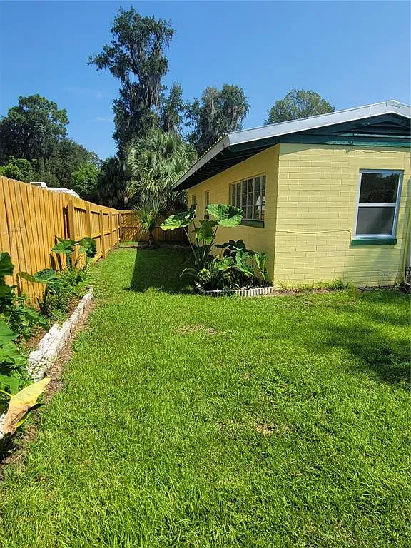 2 bed, 1.0 bath, 997 sqft, $1,325 — Photo 3