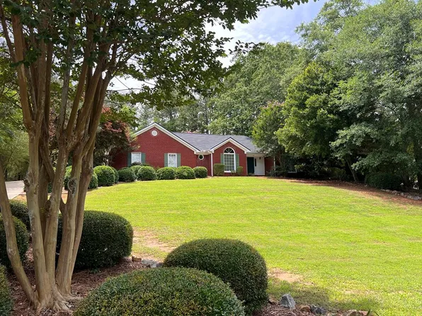 204 Day Lake Dr, Midland, GA 31820