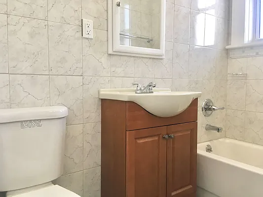 Rented by Premier Metro Realty Corp | media 15