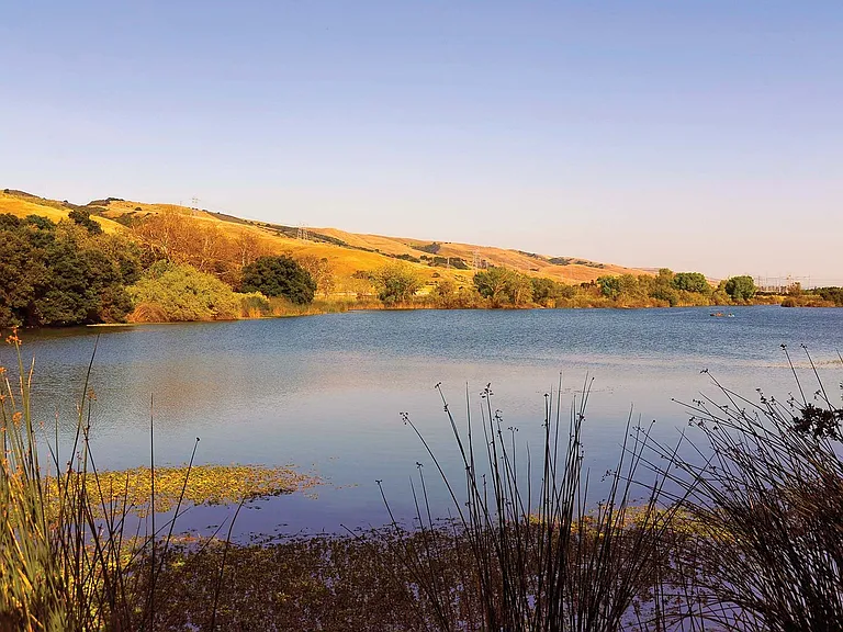 Nearby lakes for boating and fishing
