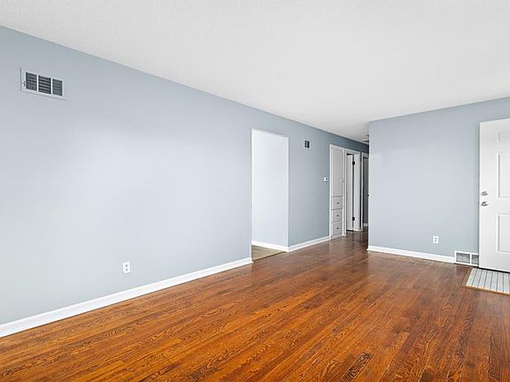 4th image of 11804 W 70th St