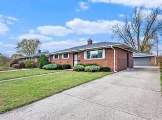 8957 Shannon Dr, Sterling Heights, MI 48314