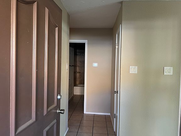 3rd image of 547 Kirkland Dr