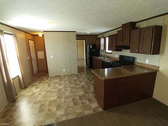 3rd image of 28 Saint George Dr