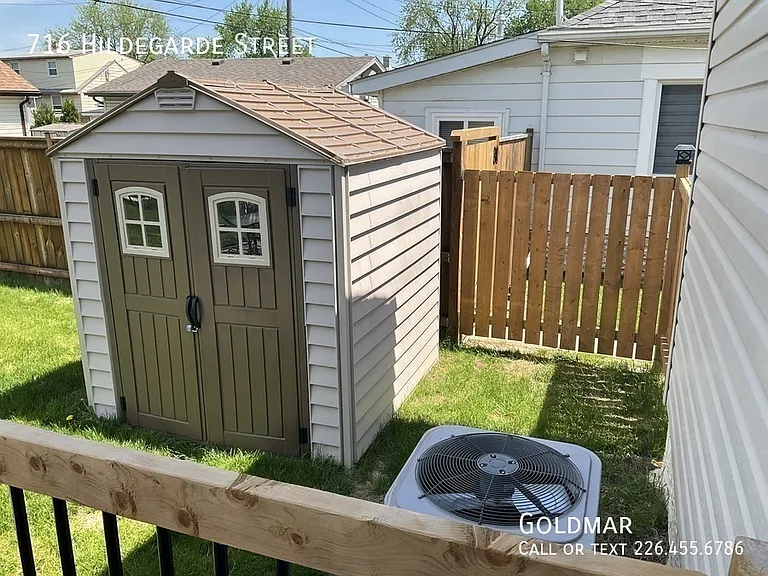 716 Hildegarde St — Photo 18