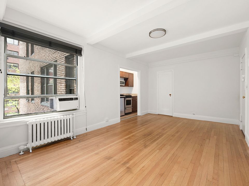 1st image of 325 W 45th St APT 406