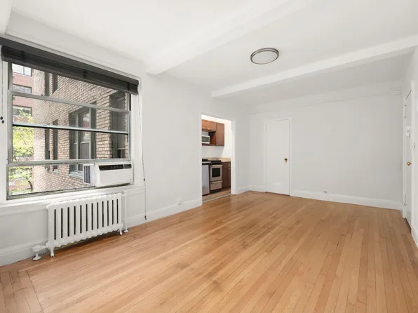 325 W 45th St, New York, NY