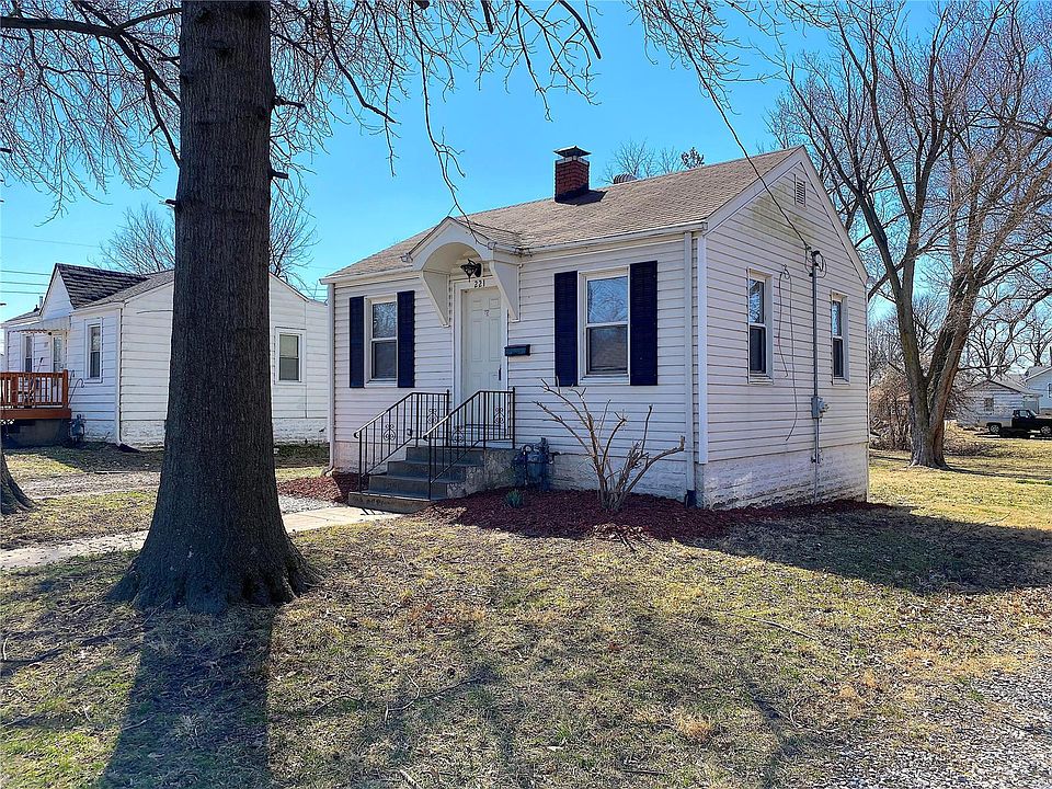 1st image of 221 Virginia St