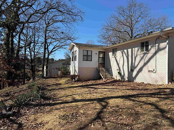 5th image of 101 Crocus St