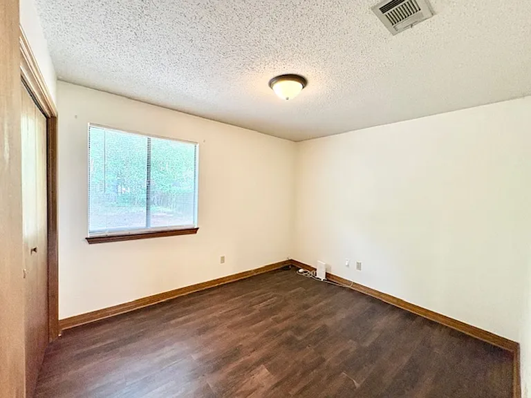 912 Nutmeg Ave — Photo 15