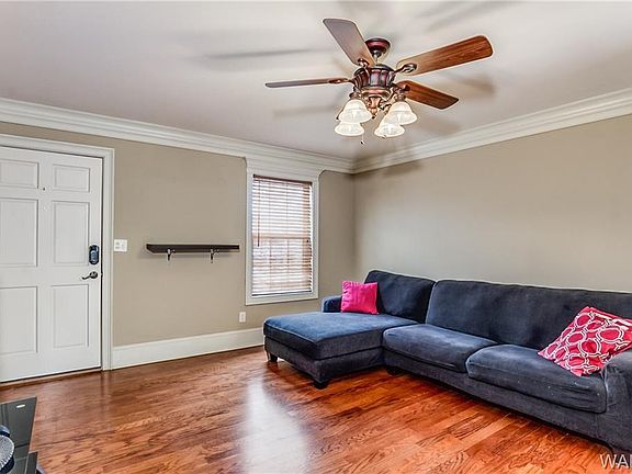3rd image of 1015 14th Ave Unit 3
