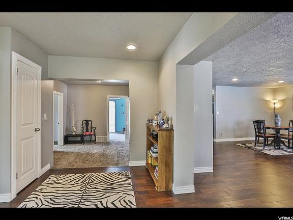 2nd image of 1224 E Sierra Way
