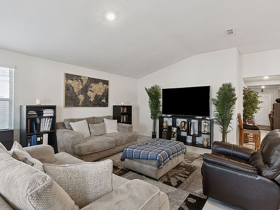 3rd image of 75025 Trestle Ct