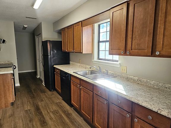 5th image of 4158 Pebble Creek Dr