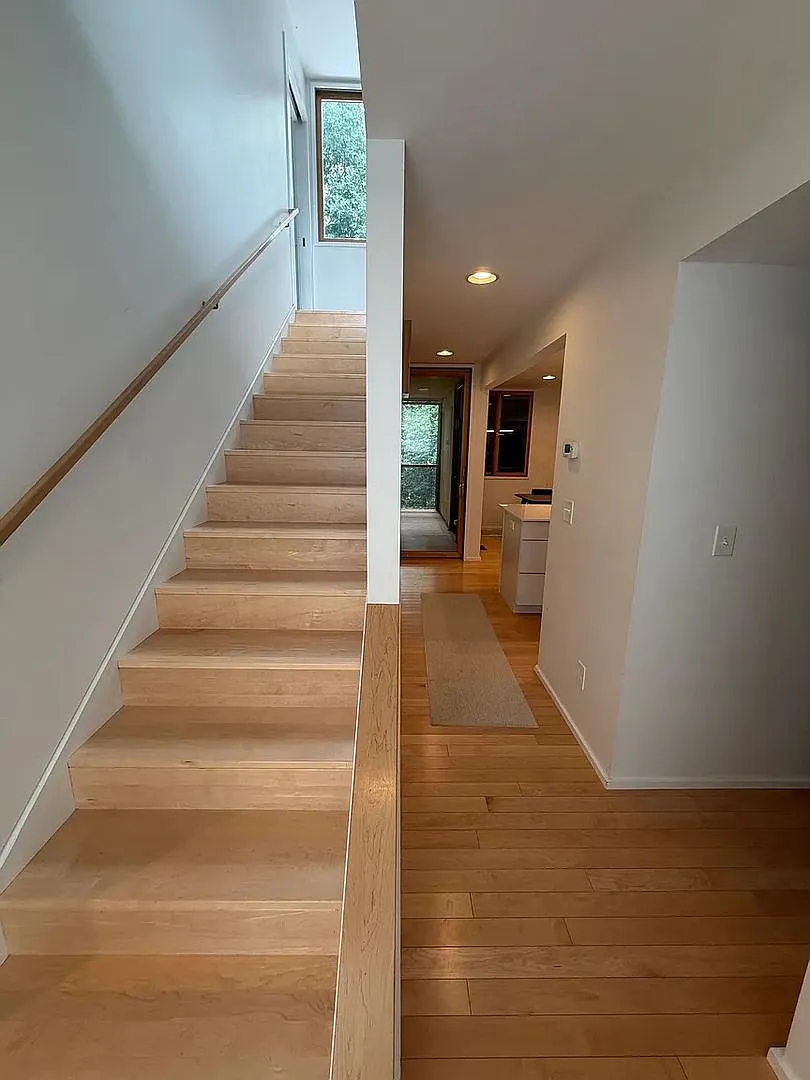 Spacious Contemporary Home Near Downtown & UVA - Pets Are Welcome! — Photo 3