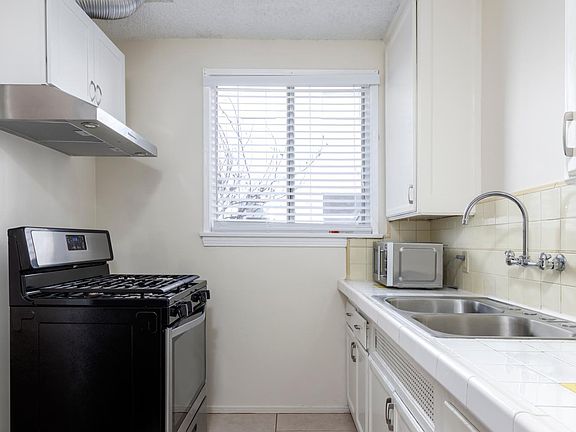 4th image of 4403 Linden Ave APT 2
