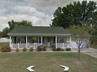 811 E Carpenter St, Jerseyville, IL 62052