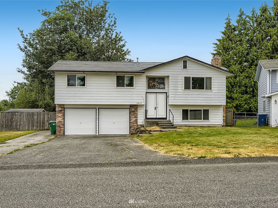 1st image of 1807 142nd St SW