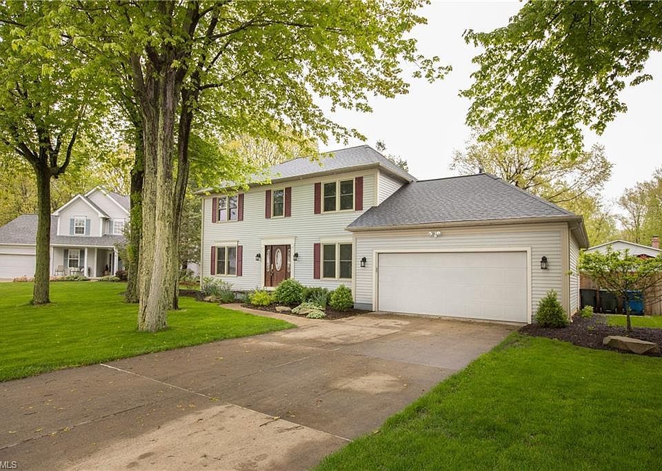 1st image of 785 Hollyview Dr
