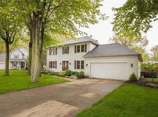 785 Hollyview Dr, Sheffield Lake, OH 44054