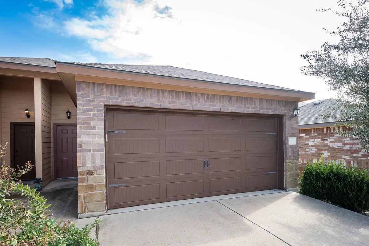 Building Photo - 424 Jack Rabbit Ln #B