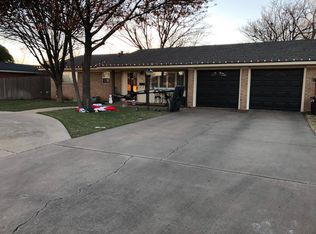 1103 Ennis St, Plainview, TX 79072