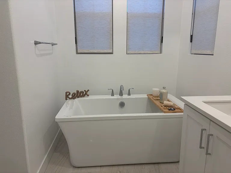 680 Edward Scholle Dr — Photo 15