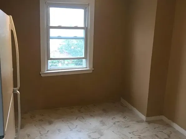 52 York St #2, Waterbury, CT 06704