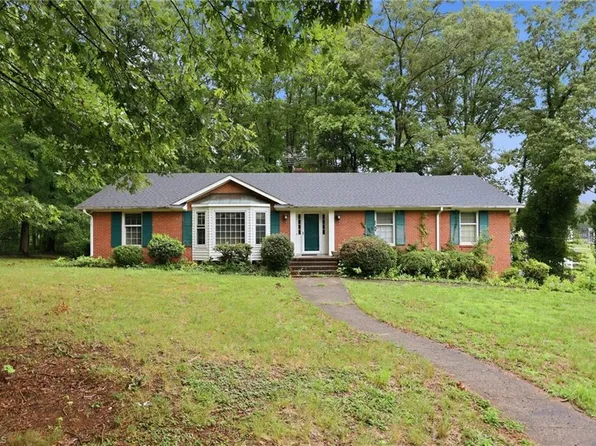 8791 Desmond Dr, Lewisville, NC 27023