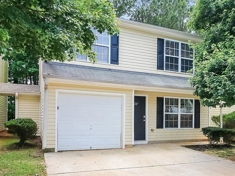 229 Lossie Ln — Photo 4