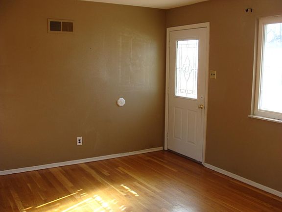 4th image of 565 Benne Dr